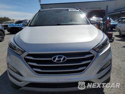 Piąte zdjęcie samochodu w środku: 2018 HYUNDAI TUCSON VALUE VIN:KM8J33A23JU814274 - miniatura