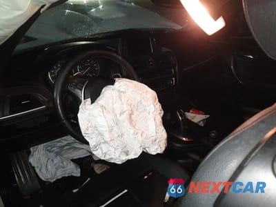 Zdjęcie 8 z 12 samochodu: 2015 BMW 228 I VIN:WBA1F5C54FV257419 - miniatura