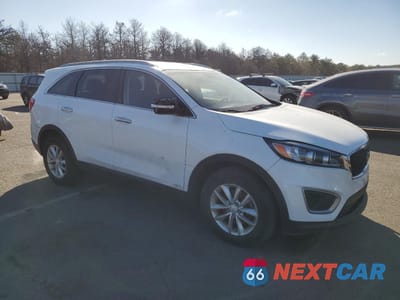 Czwarte zdjęcie samochodu z boku: 2016 KIA SORENTO LX VIN:5XYPGDA33GG107641 - miniatura