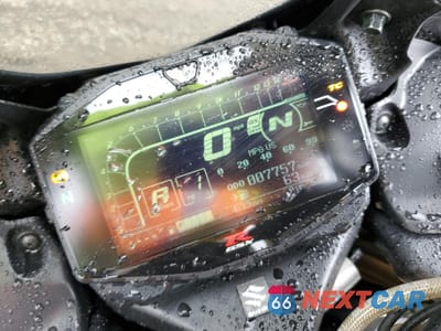 Zdjęcie 7 z 9 samochodu: 2020 SUZUKI GSX-R1000 R VIN:JS1DM11H1L7100226 - miniatura