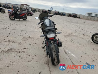 Czwarte zdjęcie samochodu z boku: 2021 BMW F 900 R VIN:WB10K1303M6D68963 - miniatura