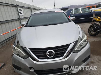 Piąte zdjęcie samochodu w środku: 2017 NISSAN ALTIMA 2.5 VIN:1N4AL3AP8HC145814 - miniatura