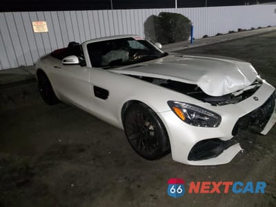 Czwarte zdjęcie samochodu z boku: 2019 MERCEDES-BENZ AMG GT VIN:WDDYK7HA0KA022635 - miniatura