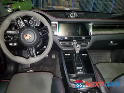 Zdjęcie 8 z 12 samochodu: 2023 PORSCHE MACAN GTS VIN:WP1AF2A50PLB56880 - miniatura