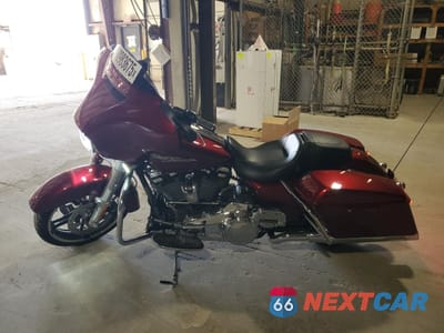 Trzecie zdjęcie samochodu z tyłu: 2017 HARLEY-DAVIDSON FLHX STREET GLIDE VIN:1HD1KBC11HB689690 - miniatura