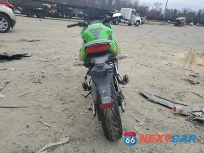 Czwarte zdjęcie samochodu z boku: 2009 KAWASAKI EX650 C VIN:JKAEXEC199DA26537 - miniatura