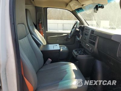 Zdjęcie 10 z 12 samochodu: 2014 CHEVROLET EXPRESS G2500 VIN:1GCWGFCA5E1914937 - miniatura