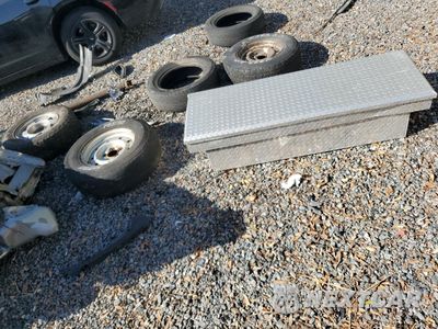 Zdjęcie 12 z 13 samochodu: 2000 GMC SONOMA VIN:1GTCS19W5Y8256989 - miniatura
