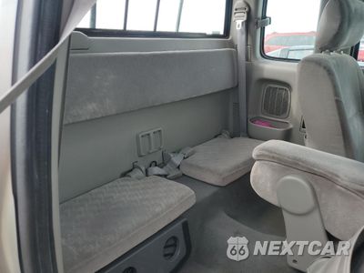 Zdjęcie 11 z 15 samochodu: 2005 TOYOTA TACOMA DOUBLE CAB VIN:5TELU42N55Z133572 - miniatura