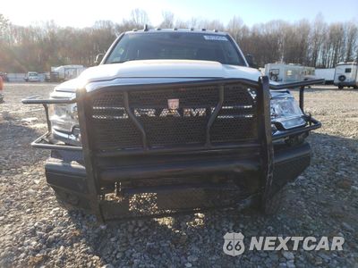 Piąte zdjęcie samochodu w środku: 2019 RAM 5500 VIN:3C7WRNFL5KG550195 - miniatura