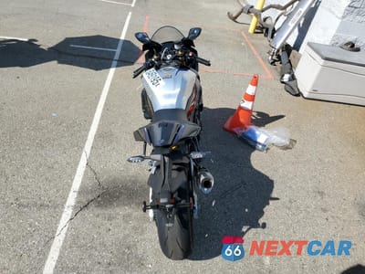Zdjęcie 6 z 10 samochodu: 2024 YAMAHA YZFR1M C VIN:JYARN67Y5RA000442 - miniatura
