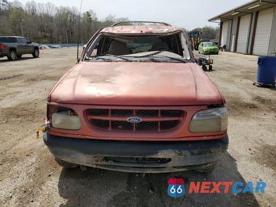 Piąte zdjęcie samochodu w środku: 1998 FORD EXPLORER VIN:1FMYU22X9WUB72876 - miniatura