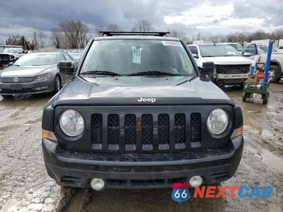 Piąte zdjęcie samochodu w środku: 2016 JEEP PATRIOT SPORT VIN:1C4NJRBB9GD595049 - miniatura