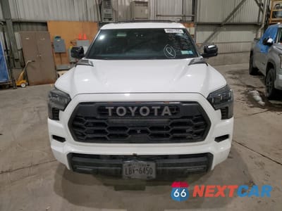 Piąte zdjęcie samochodu w środku: 2024 TOYOTA SEQUOIA SR5 VIN:7SVAAABA1RX037839 - miniatura