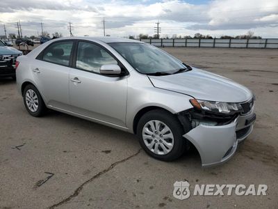 Czwarte zdjęcie samochodu z boku: 2012 KIA FORTE EX VIN:KNAFU4A29C5548153 - miniatura