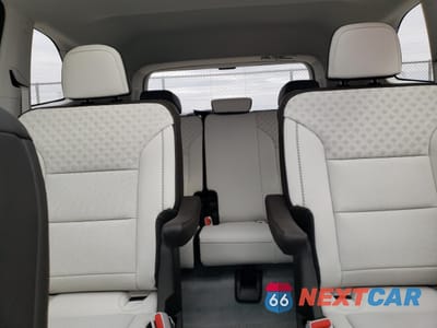 Zdjęcie 10 z 16 samochodu: 2025 GMC ACADIA DENALI VIN:1GKENRRS9SJ156135 - miniatura