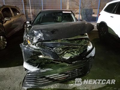 Piąte zdjęcie samochodu w środku: 2019 TOYOTA CAMRY L VIN:4T1B11HK3KU774056 - miniatura