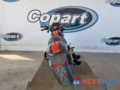 Czwarte zdjęcie samochodu z boku: 2009 HARLEY-DAVIDSON VRSCDX VIN:1HD1HHH109K807580 - miniatura