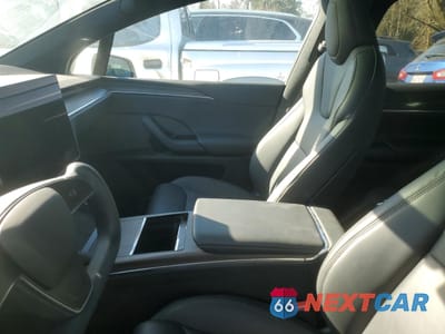Zdjęcie 9 z 12 samochodu: 2022 TESLA MODEL X VIN:7SAXCDE51NF342652 - miniatura