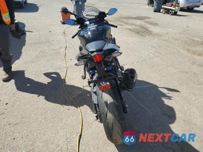 Czwarte zdjęcie samochodu z boku: 2024 YAMAHA YZFR1 VIN:JYARN66E2RA003774 - miniatura