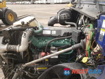 Zdjęcie 7 z 10 samochodu: 2022 VOLVO VN SEMI TRUCK VIN:4V4NC9EH3NN304731 - miniatura