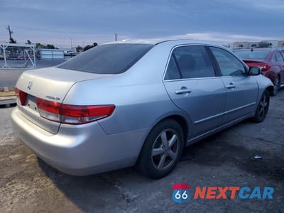 Trzecie zdjęcie samochodu z tyłu: 2004 HONDA ACCORD EX VIN:JHMCM56744C038708 - miniatura