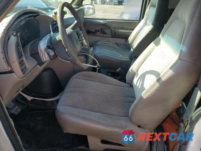 Zdjęcie 7 z 15 samochodu: 2000 CHEVROLET ASTRO VIN:1GCDM19W9YB148845 - miniatura