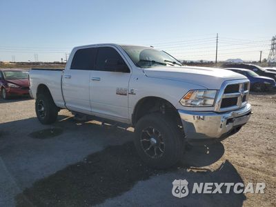 Czwarte zdjęcie samochodu z boku: 2014 RAM 2500 SLT VIN:3C6UR5DL0EG318574 - miniatura