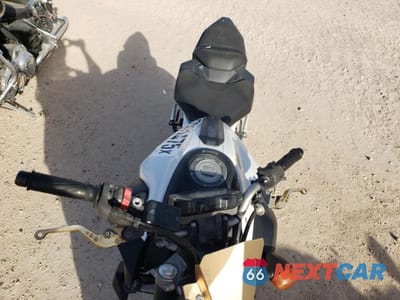 Piąte zdjęcie samochodu w środku: 2015 YAMAHA FZ07 C VIN:JYARM06Y9FA000067 - miniatura
