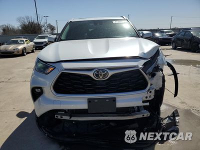 Piąte zdjęcie samochodu w środku: 2022 TOYOTA HIGHLANDER XLE VIN:5TDGZRAH5NS099819 - miniatura