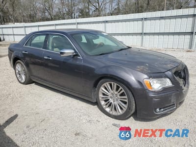 Czwarte zdjęcie samochodu z boku: 2013 CHRYSLER 300C VIN:2C3CCAET4DH680410 - miniatura