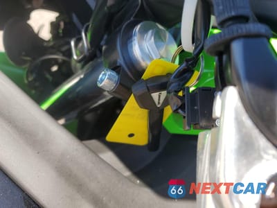 Zdjęcie 8 z 10 samochodu: 2024 KAWASAKI EX650 P VIN:ML5EXEP14RDAB1594 - miniatura