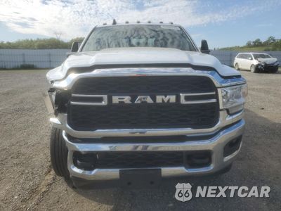 Piąte zdjęcie samochodu w środku: 2023 RAM 2500 TRADESMAN VIN:3C6UR5CL3PG530017 - miniatura