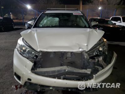 Piąte zdjęcie samochodu w środku: 2016 TOYOTA HIGHLANDER XLE VIN:5TDKKRFHXGS135675 - miniatura
