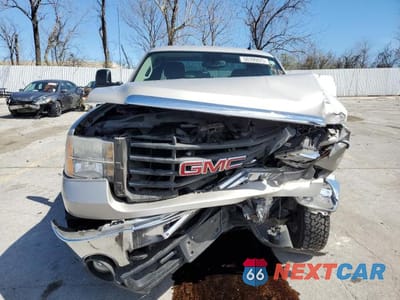 Piąte zdjęcie samochodu w środku: 2008 GMC SIERRA K2500 HEAVY DUTY VIN:1GTHK29K48E138099 - miniatura