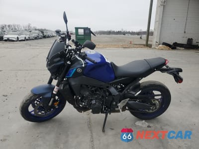 Trzecie zdjęcie samochodu z tyłu: 2023 YAMAHA MT09 VIN:JYARN71E2PA003784 - miniatura