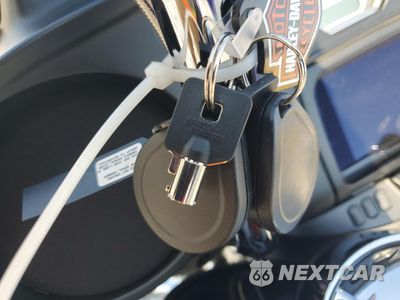 Zdjęcie 8 z 10 samochodu: 2019 HARLEY-DAVIDSON FLHX VIN:1HD1KBC10KB618956 - miniatura