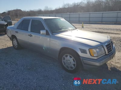 Czwarte zdjęcie samochodu z boku: 1995 MERCEDES-BENZ E 300D VIN:WDBEB31E5SC149970 - miniatura