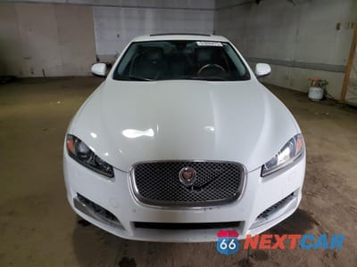 Piąte zdjęcie samochodu w środku: 2015 JAGUAR XF 2.0T PREMIUM VIN:SAJWA0FS6FPU66517 - miniatura