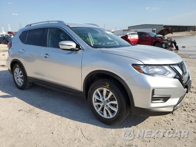 Czwarte zdjęcie samochodu z boku: 2020 NISSAN ROGUE S VIN:JN8AT2MTXLW043066 - miniatura