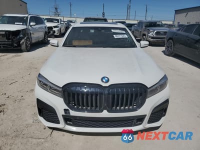 Piąte zdjęcie samochodu w środku: 2021 BMW 740 I VIN:WBA7T2C07MCF88819 - miniatura