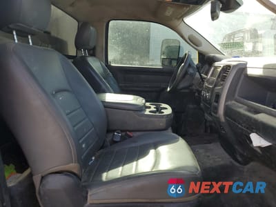 Zdjęcie 10 z 13 samochodu: 2014 RAM 5500 VIN:3C7WRMBL4EG289114 - miniatura