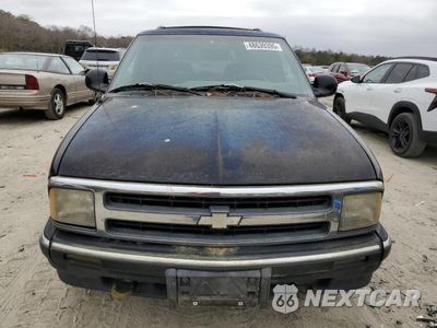 Piąte zdjęcie samochodu w środku: 1997 CHEVROLET BLAZER VIN:1GNDT13W5V2204892 - miniatura
