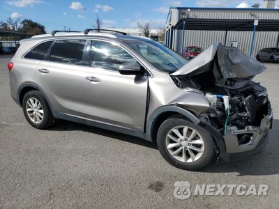 Czwarte zdjęcie samochodu z boku: 2017 KIA SORENTO LX VIN:5XYPGDA33HG191770 - miniatura
