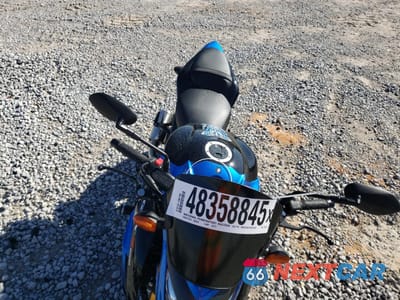Piąte zdjęcie samochodu w środku: 2018 SUZUKI GSX-S1000 A VIN:JS1GT7AB0J2100775 - miniatura