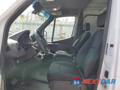 Zdjęcie 7 z 14 samochodu: 2023 MERCEDES-BENZ SPRINTER 2500 VIN:W1Y4KBHY7PT130637 - miniatura