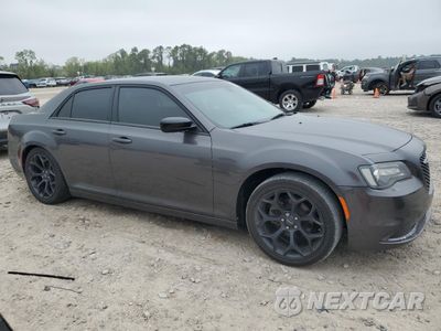 Czwarte zdjęcie samochodu z boku: 2019 CHRYSLER 300 TOURING VIN:2C3CCAAG8KH565136 - miniatura