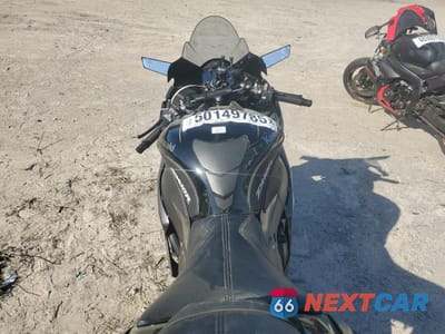 Zdjęcie 6 z 9 samochodu: 2023 KAWASAKI ZX1002 M VIN:JKBZXVM19PA004383 - miniatura