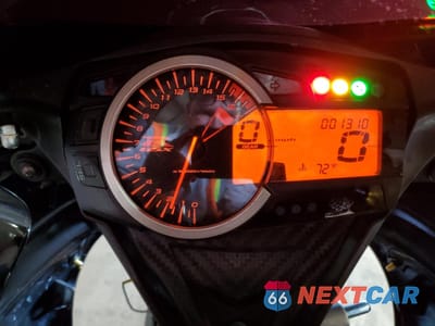 Zdjęcie 7 z 9 samochodu: 2022 SUZUKI GSX-R750 VIN:JS1GR7MA0N7100043 - miniatura