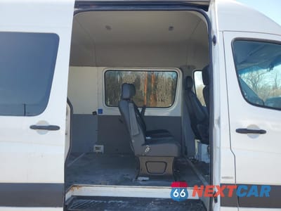 Zdjęcie 10 z 13 samochodu: 2015 MERCEDES-BENZ SPRINTER 2500 VIN:WD4PE8CC9F5989812 - miniatura